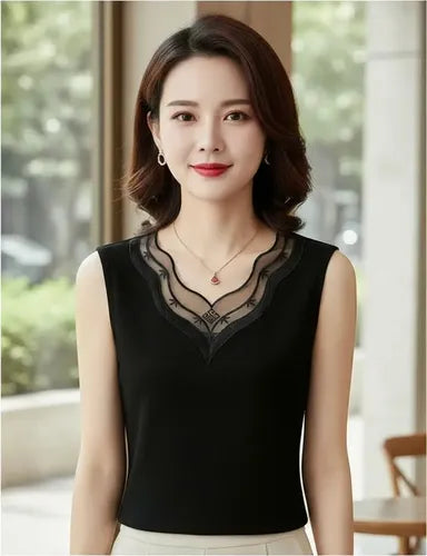Blusa negra de fiesta con escote