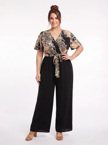 Mono negro escote cruzado, talla grande