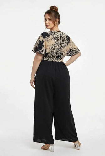 Mono negro escote cruzado, talla grande