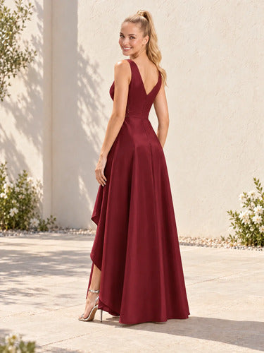 Vestido largo bordó escote V corte princesa