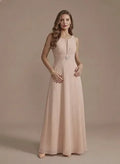 Vestido largo de gala beige evasé en gasa