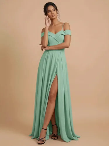 Vestido largo hombros descubiertos corte princesa