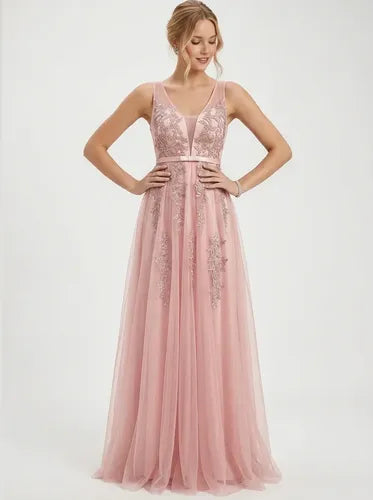Vestido largo en tul corte princesa hombros descubiertos