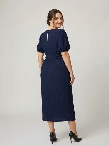 Vestido corto azul con cinturón cuello cubierto cóctel