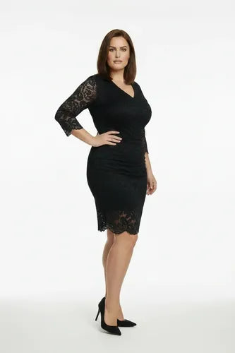Vestido midi negro encaje escote cruzado talla grande