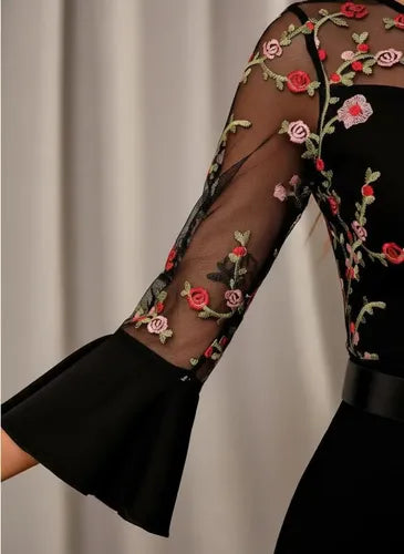 Vestido Negro Ajustado Con Mangas Va 308 Negro S