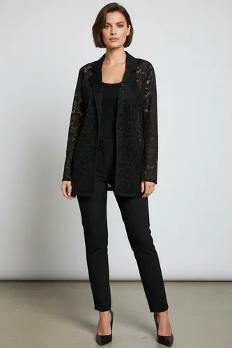 Blazer negro con encaje y cuello de solapa