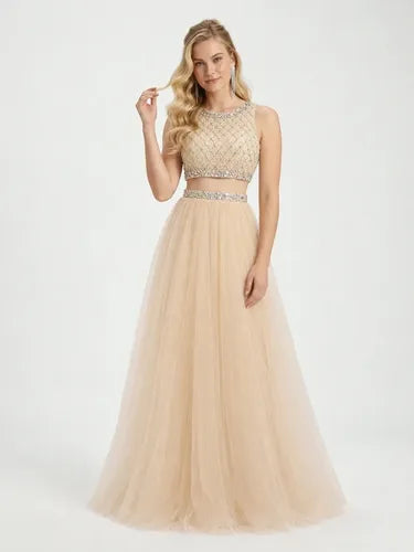 Conjunto de graduación top y falda larga beige