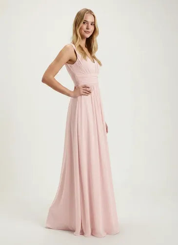 Vestido largo de gasa con escote V y caída evasé