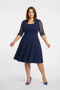 Vestido evasé midi escote cuadrado talla grande