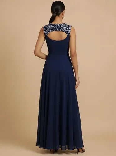 Vestido largo evasé hombros descubiertos