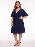 Vestido midi azul de gasa con escote descubierto y evasé