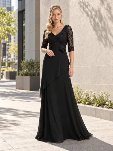 Vestido largo negro de gasa y encaje escote V