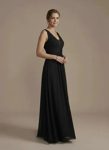 Vestido largo negro de fiesta escote V evasé