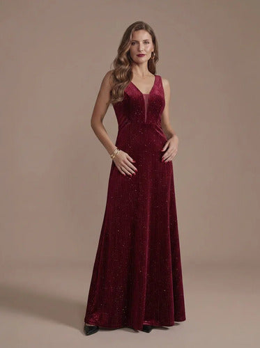 Vestido largo de fiesta evasé en terciopelo bordó y negro