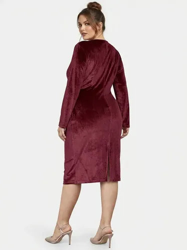 Vestido corto burdeo terciopelo, talla grande