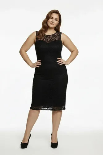 Vestido midi negro encaje cuello cubierto talla grande