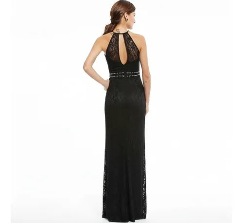 Vestido largo negro de encaje cuello halter de gala