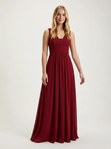 Vestido largo de gasa con escote V y caída evasé