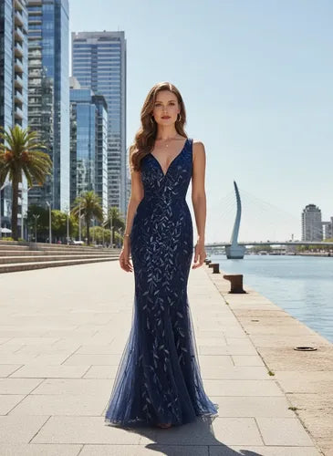 Vestido maxi corte sirena escote V
