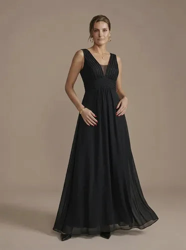 Vestido largo negro de fiesta escote V evasé