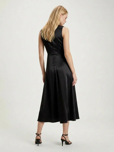 Vestido largo negro satén con abertura