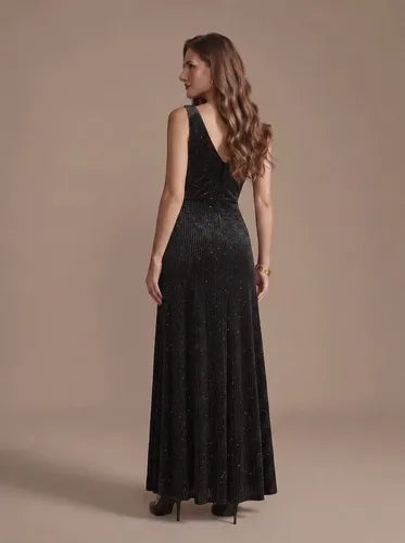 Vestido largo de fiesta evasé en terciopelo bordó y negro
