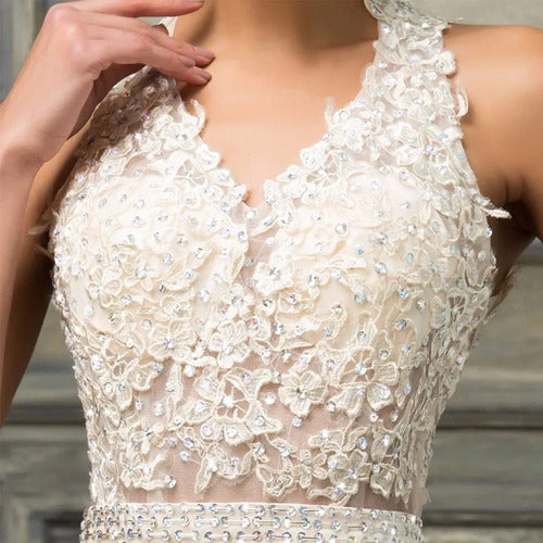 Vestido de novia princesa halter en tono crema