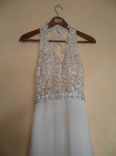 Vestido de novia princesa halter en tono crema