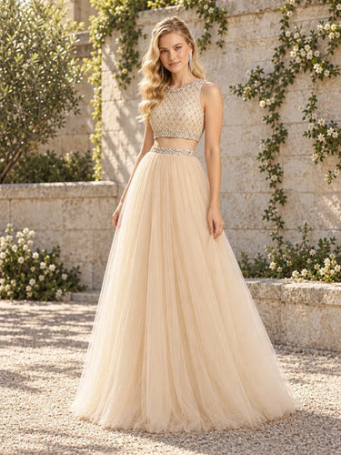 Conjunto de graduación top y falda larga beige