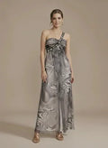Vestido largo asimétrico de gasa gris para gala