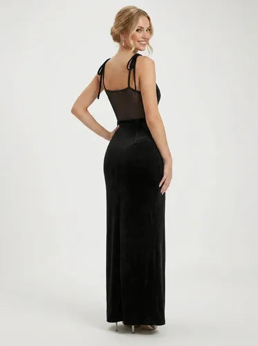 Vestido largo terciopelo corte sirena abertura muslo