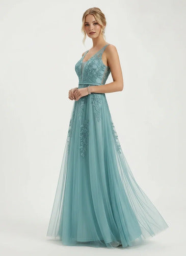 Vestido largo en tul corte princesa hombros descubiertos
