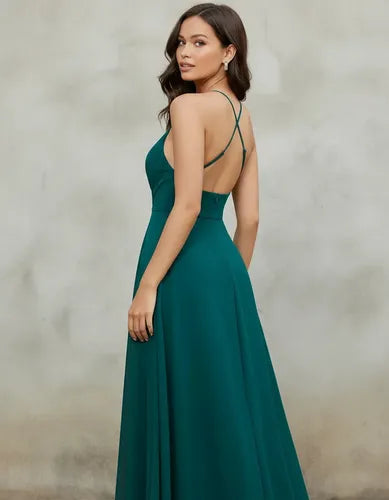 Vestido largo blanco de novia con abertura y transparencia