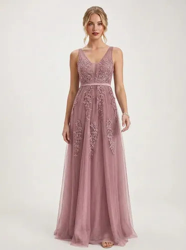 Vestido largo en tul corte princesa hombros descubiertos