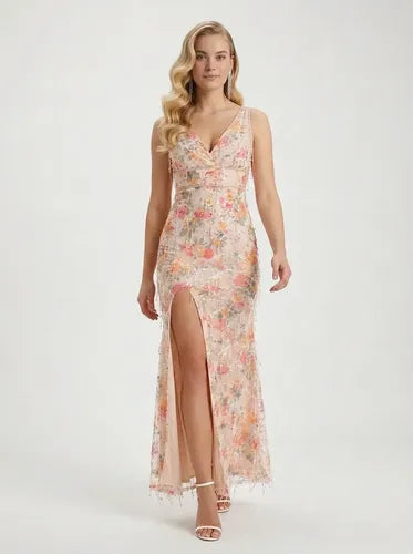 Vestido largo beige de lentejuelas escote V