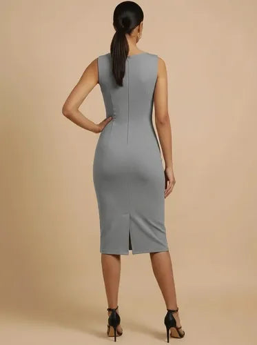 Vestido midi multicolor corte tubo sin mangas escote V