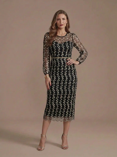 Vestido midi blanco y negro evasé manga larga