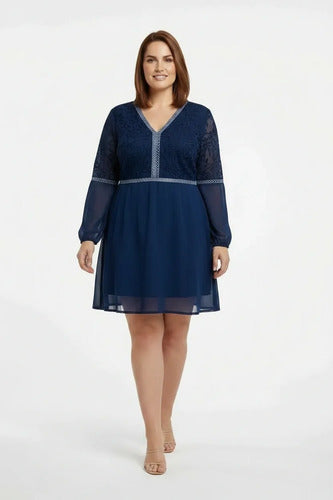 Vestido corto azul de gasa con bordado y corte evasé