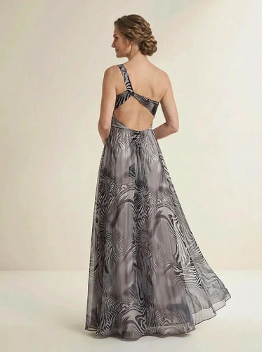 Vestido largo asimétrico de gasa gris para gala