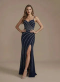 Vestido largo azul corte sirena abertura alta