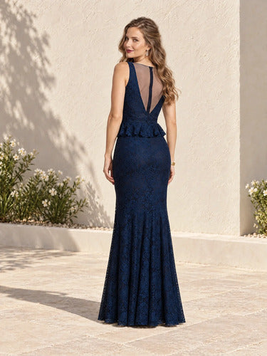 Vestido largo de encaje con peplum y escote V