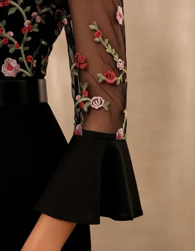 Vestido Negro Ajustado Con Mangas Va 308 Negro S