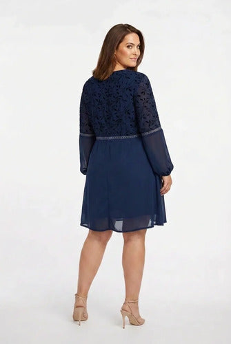 Vestido corto azul de gasa con bordado y corte evasé