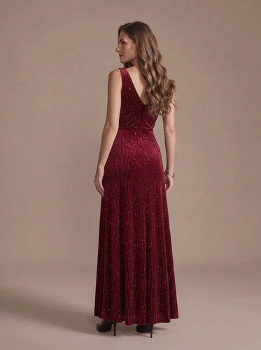 Vestido largo de fiesta evasé en terciopelo bordó y negro