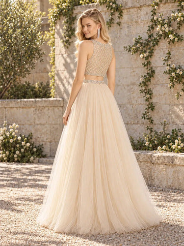 Conjunto de graduación top y falda larga beige